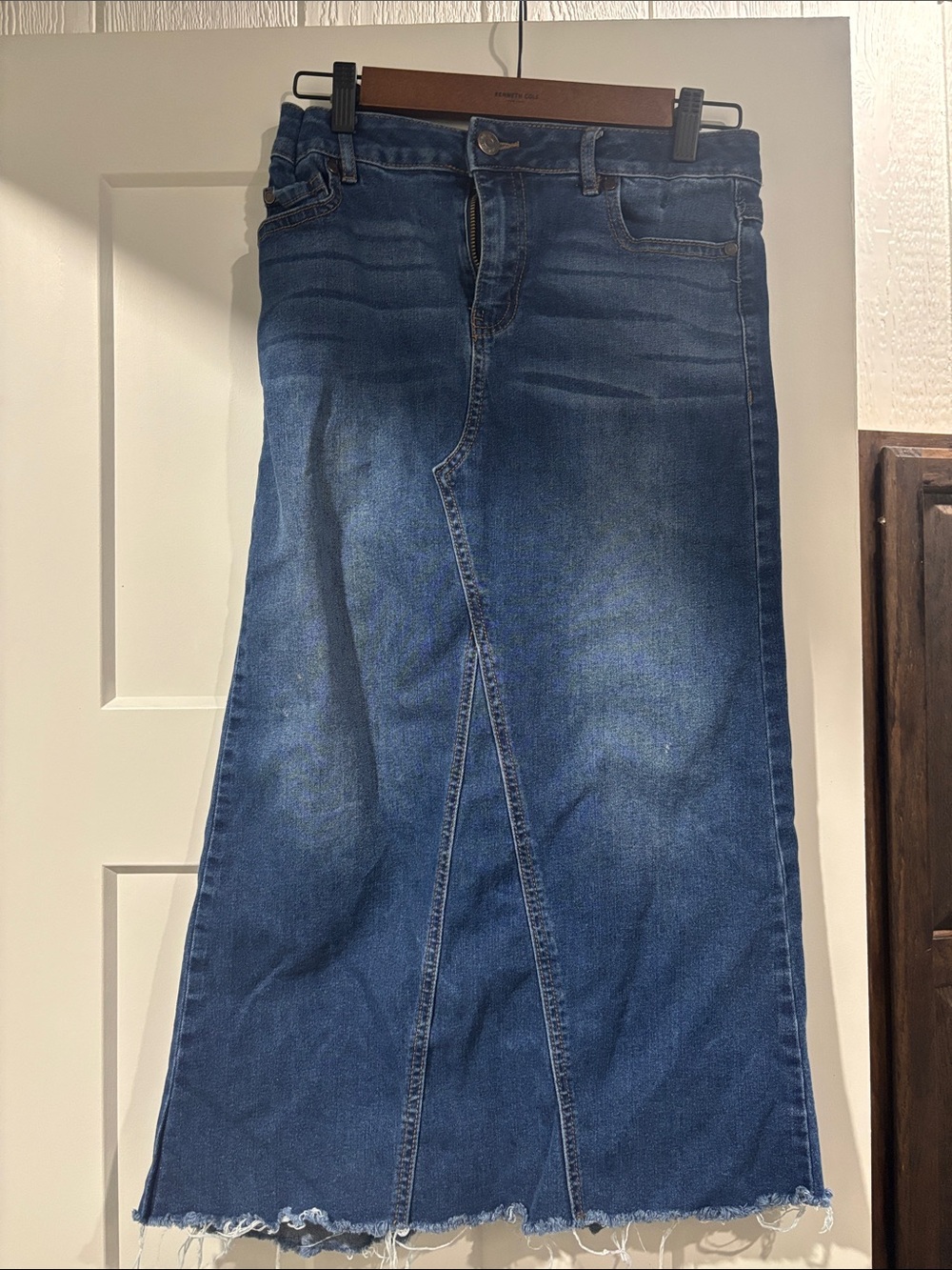 Cato Blue Denim Midi Skirt with Frayed Hem